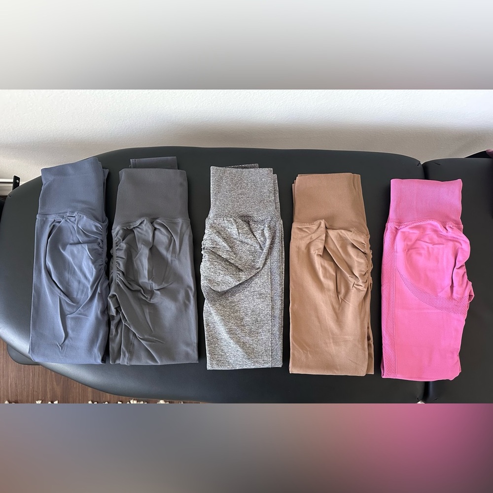 LOT (5) BUTT SCRUNCH LEGGINGS!!!
